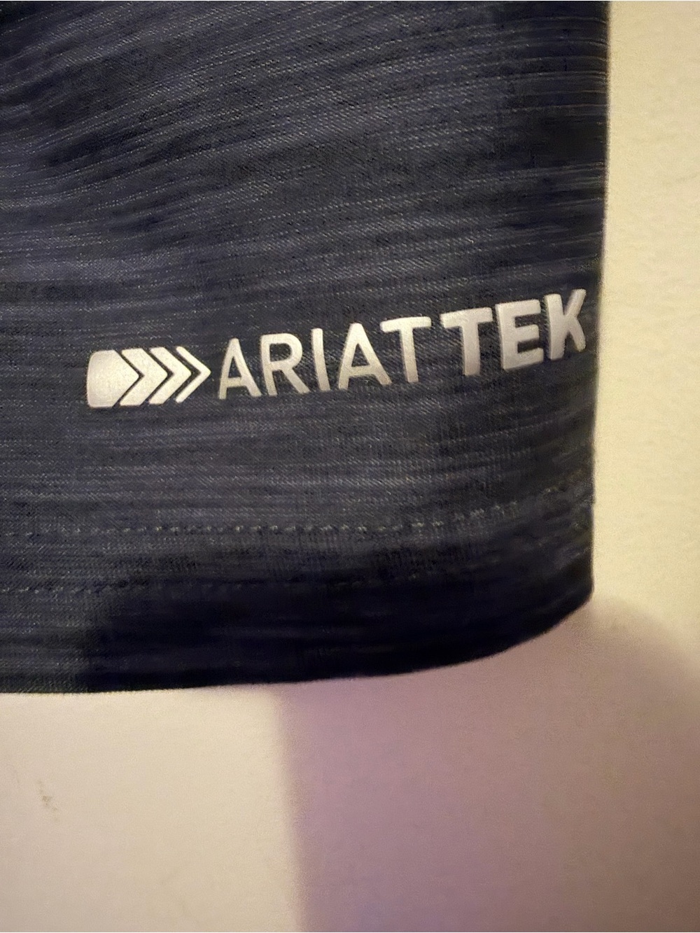 Ariat Women's/Unisex Heathered Navy V-Neck Performance Tee with Pink Logo - Picture 3 of 5